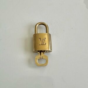 Louis Vuitton Lock and Key #319